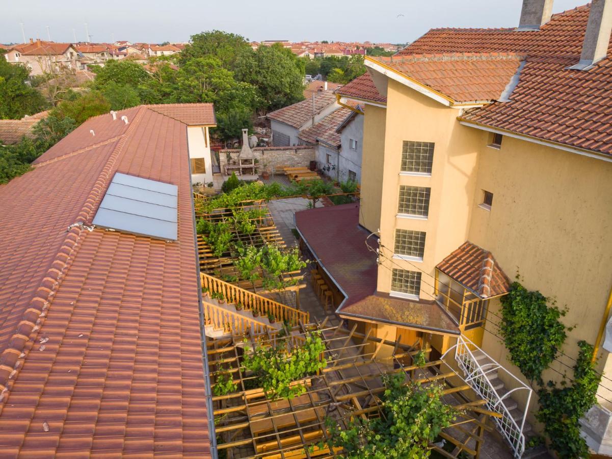 Guest House Nash Dom Kavarna Exterior foto