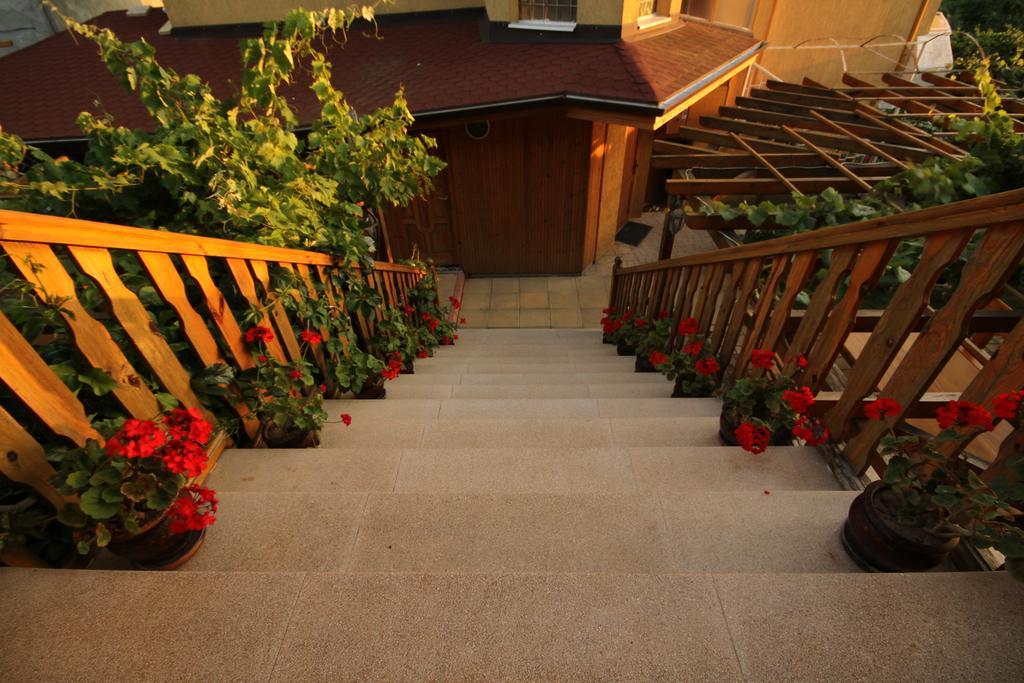 Guest House Nash Dom Kavarna Exterior foto